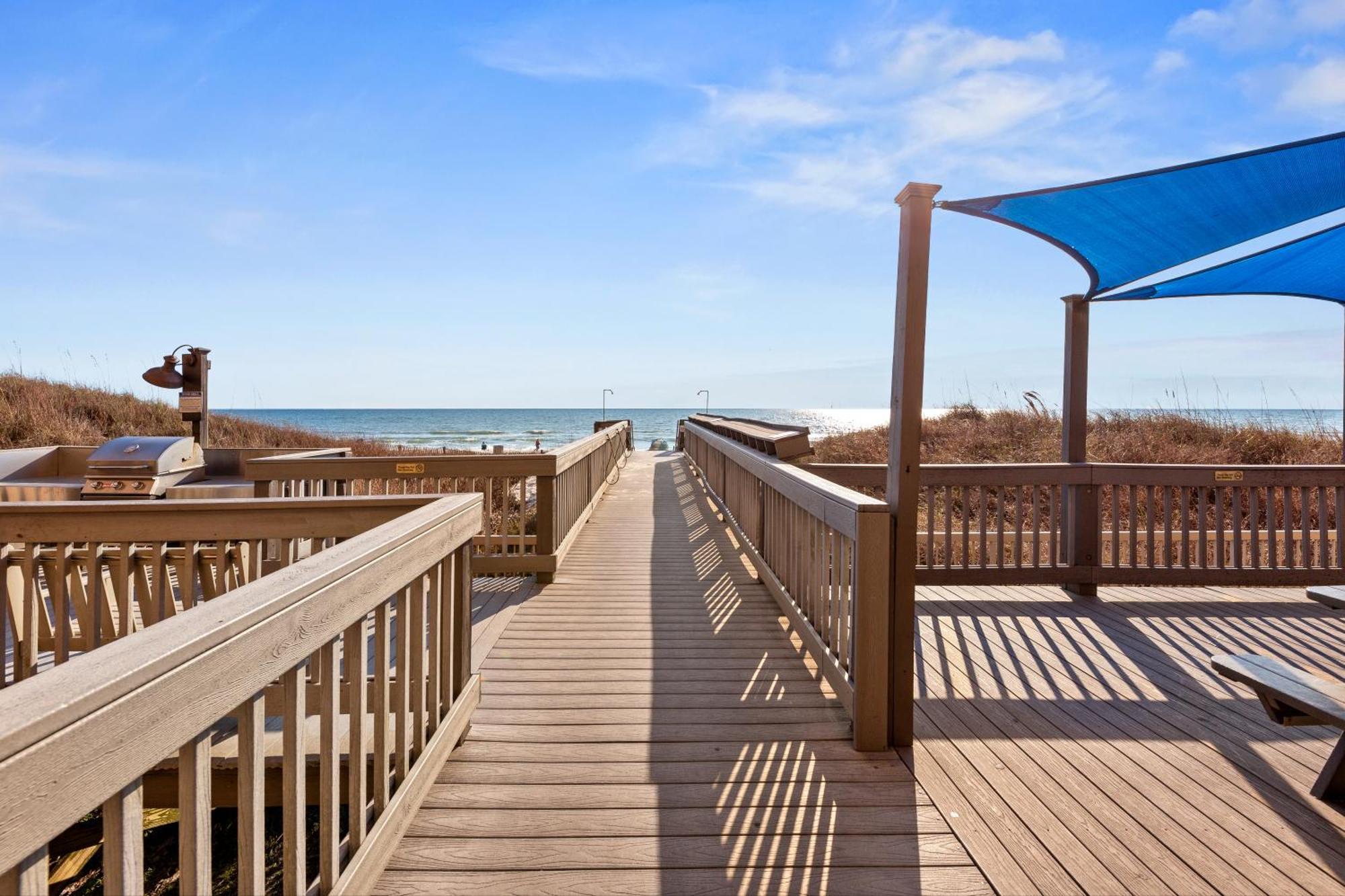 Gulf Front Master Bedroom! 2 Pools & Hot Tubs! Sleeps 8! Panama City Beach Buitenkant foto